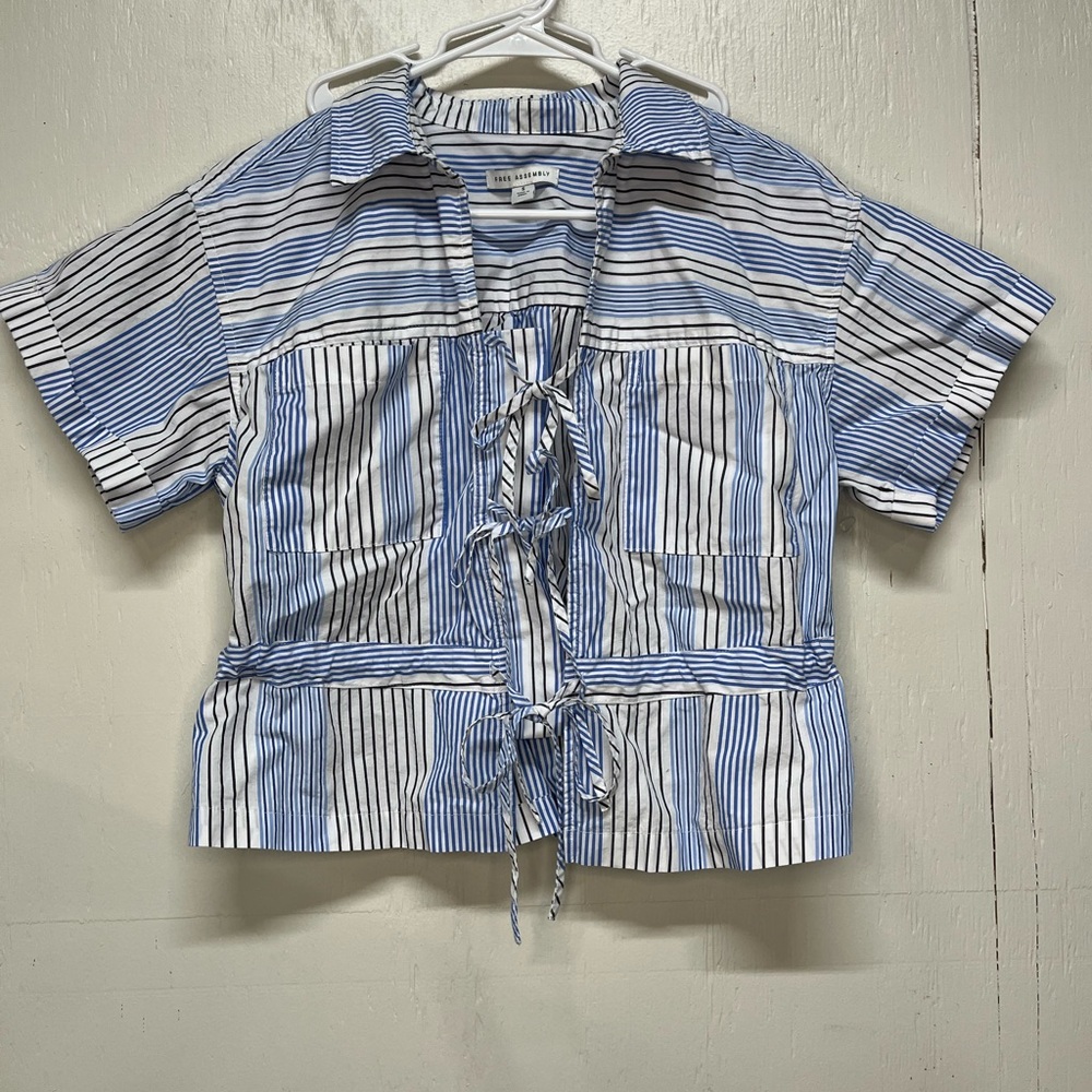 Free assembly woman’s small bow front cotton utility shirt with short sleeves.